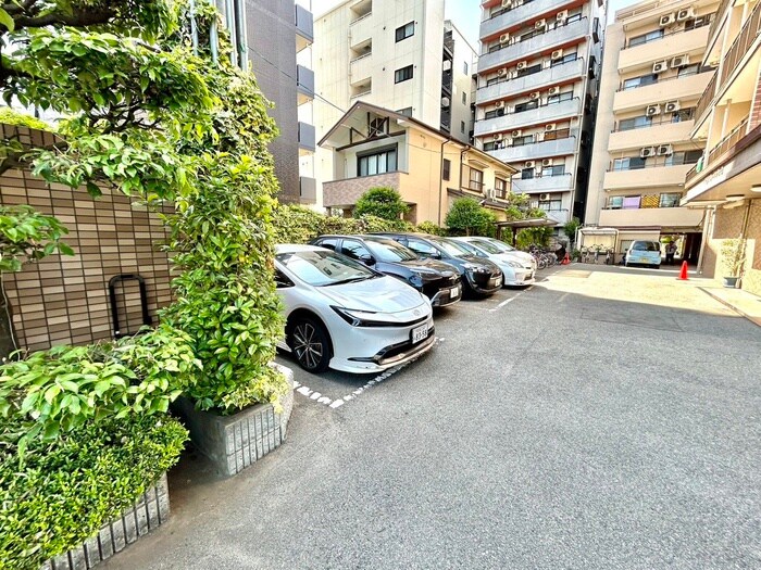 物件外観写真4　(駐車場)