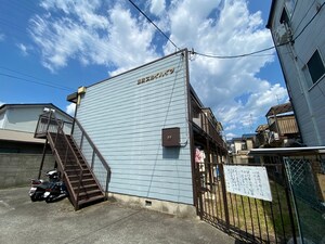 里尻スカイハイツ外観写真