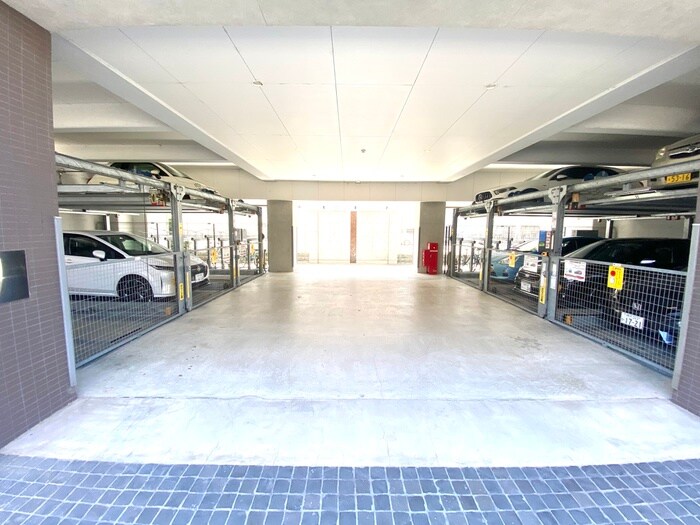 物件外観写真4　(駐車場)