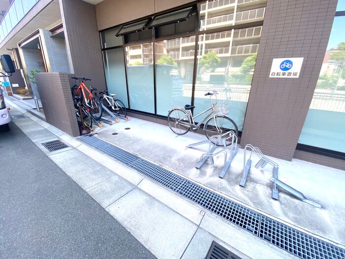 物件外観写真5　(駐輪場)