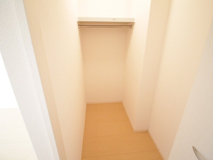 物件内観写真12　(収納)