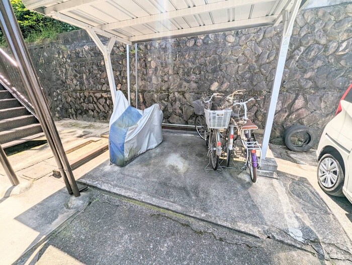 物件外観写真6　(駐輪場)