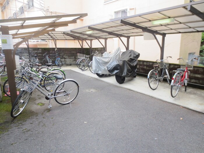 物件外観写真6　(駐輪場)