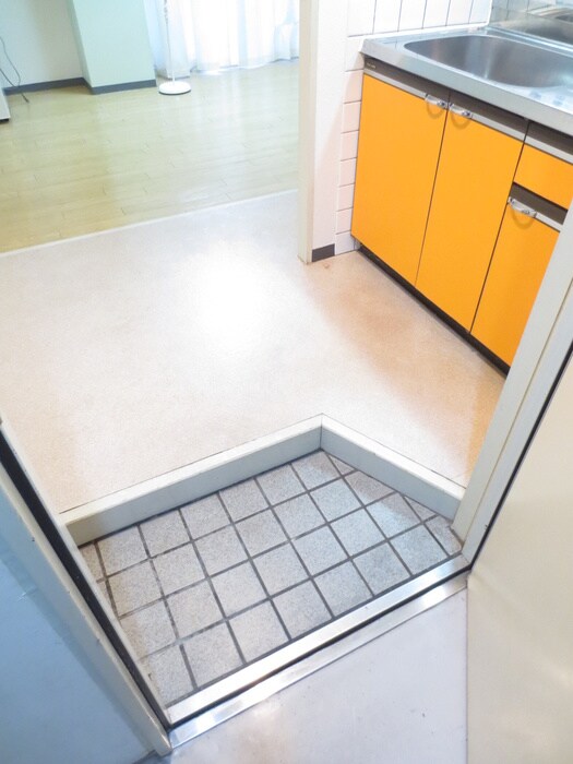 物件内観写真18　(玄関)