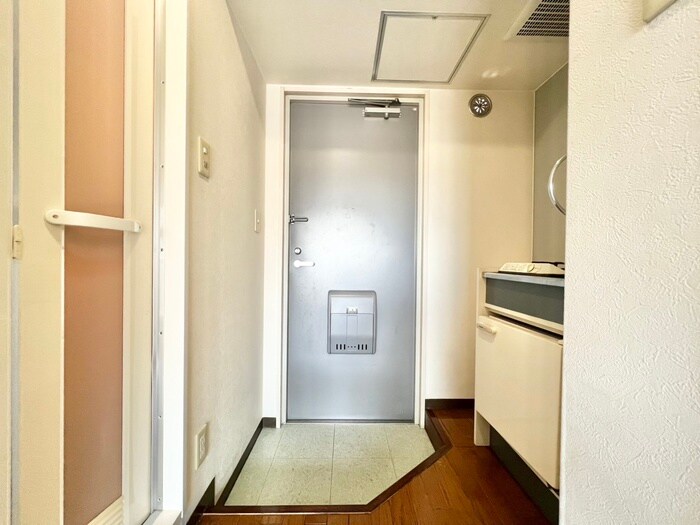 物件内観写真14　(玄関)