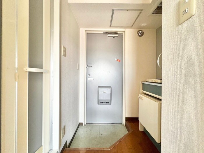 物件内観写真14　(玄関)