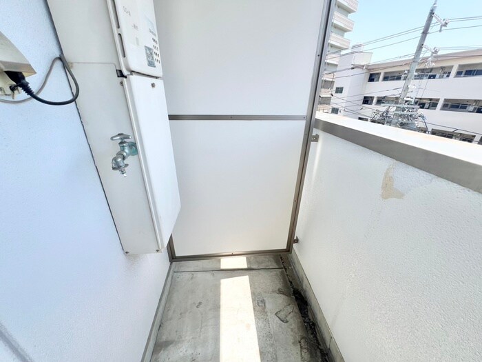 物件内観写真16　(洗濯機置場)