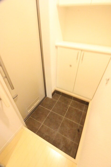 物件内観写真9　(玄関)