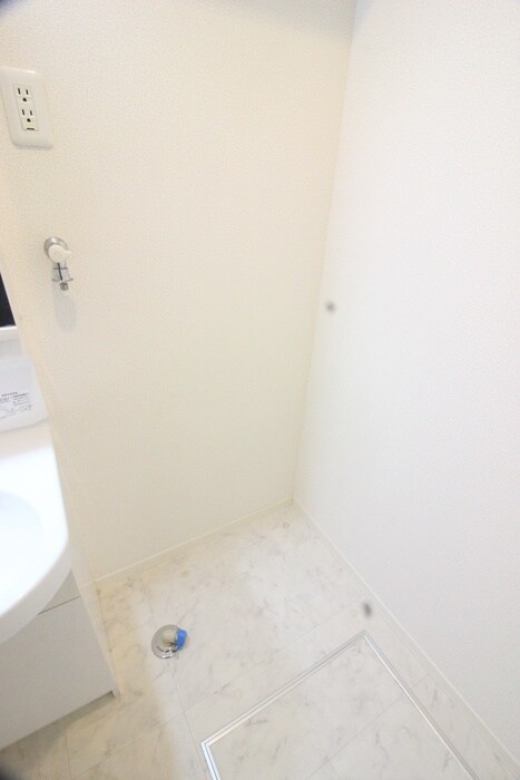 物件内観写真17　(洗濯機置場)