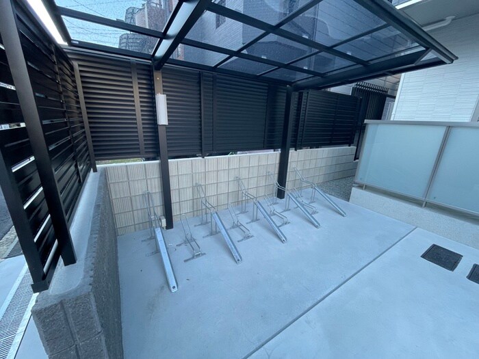 物件外観写真3　(駐輪場)