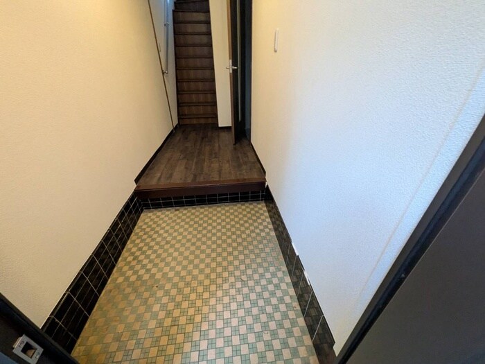 物件内観写真19　(玄関)