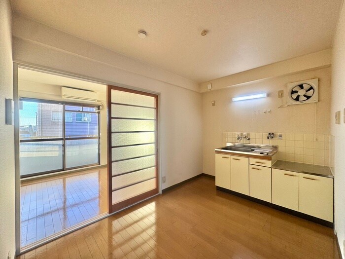 物件内観写真7　(居室)