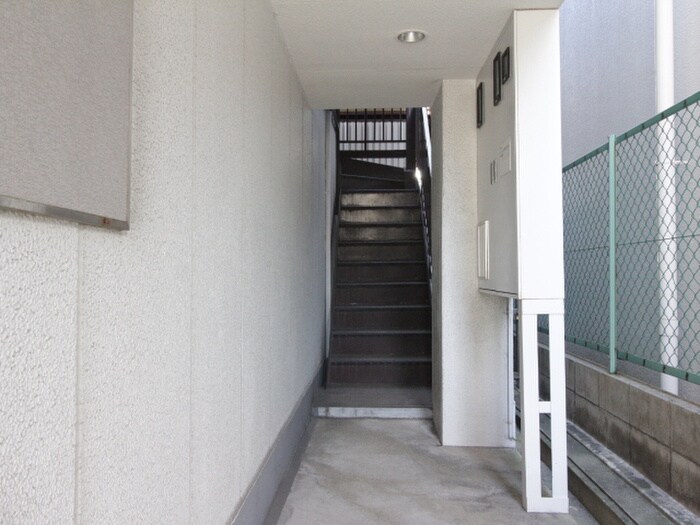 物件外観写真3　(駐輪場)