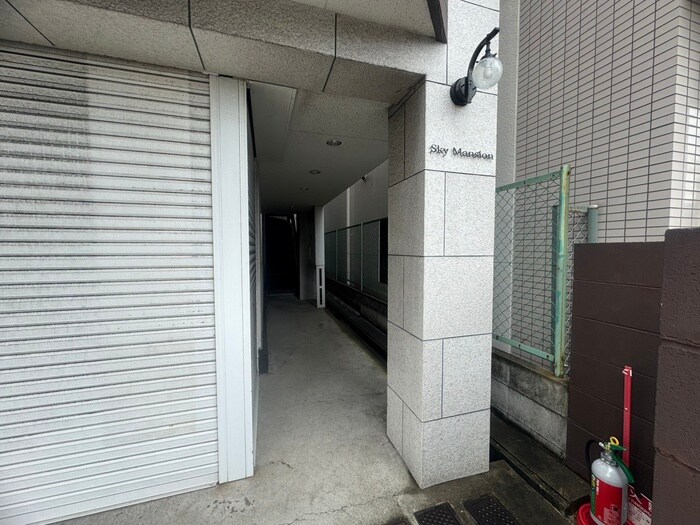 物件外観写真4　(エントランス部分)