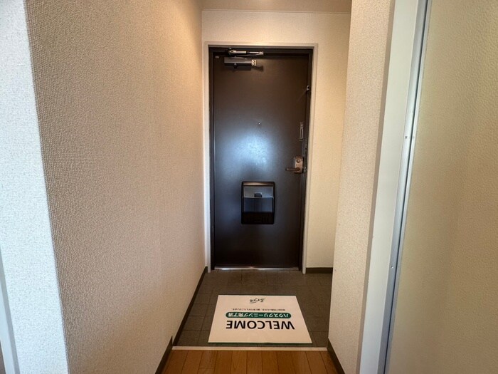 物件内観写真17　(玄関)