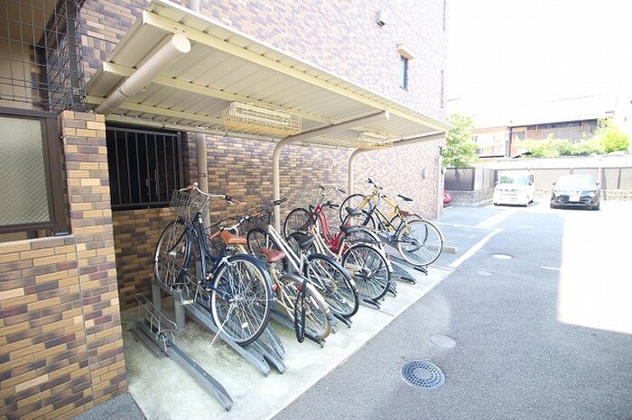 物件外観写真2　(駐輪場)