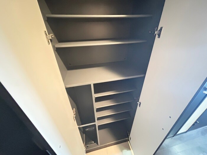 物件内観写真8　(靴箱)