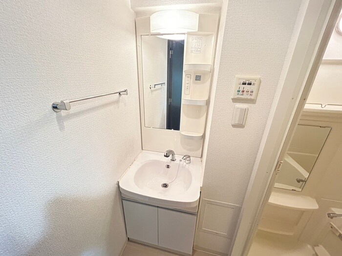 物件内観写真12　(洗面)