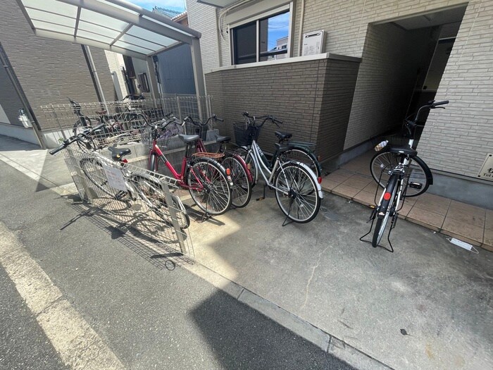 物件外観写真3　(駐輪場)