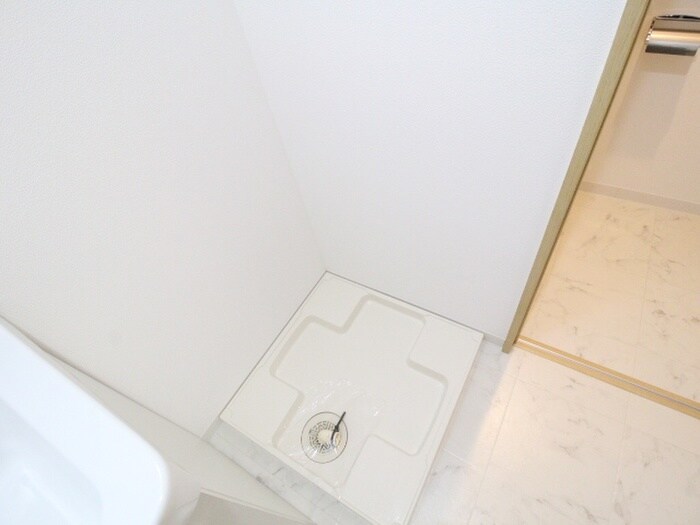 物件内観写真10　(洗濯機置場)