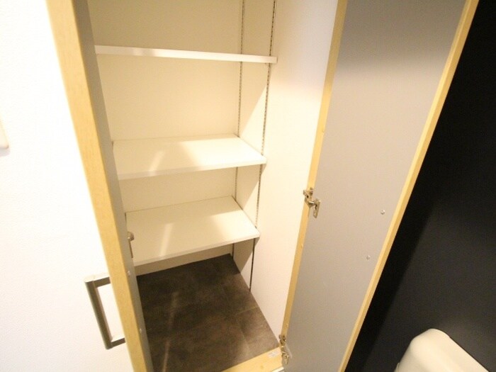 物件内観写真22　(収納)