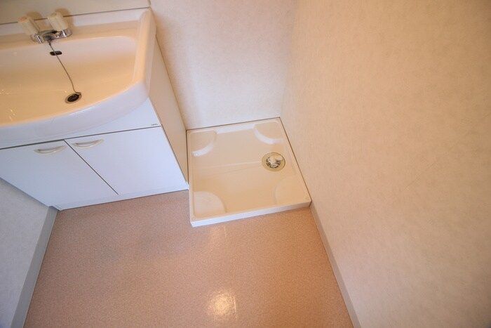 物件内観写真18　(洗濯機置場)