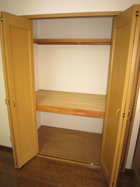 物件内観写真6　(収納)