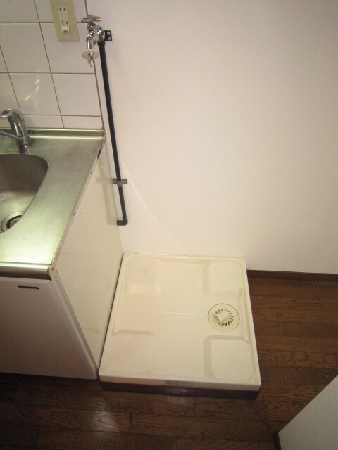 物件内観写真12　(洗濯機置場)