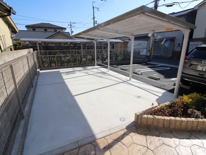 物件外観写真3　(駐輪場)