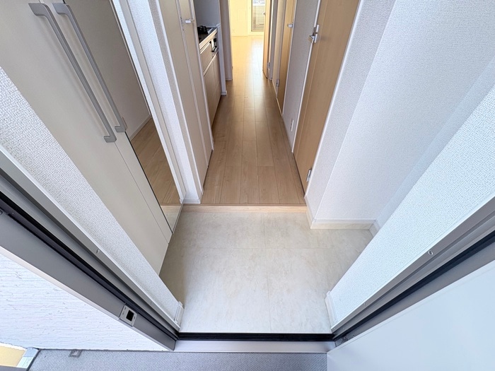 物件内観写真16　(玄関)