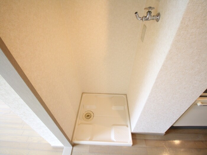 物件内観写真14　(洗濯機置場)