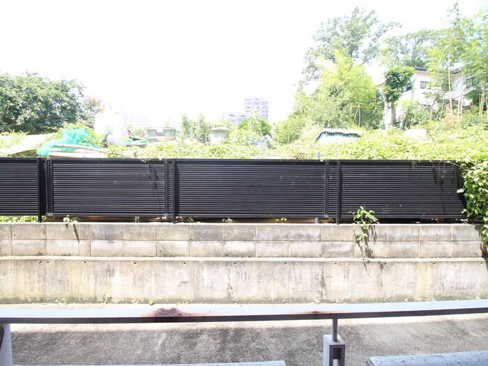 物件内観写真20　(室内からの展望)