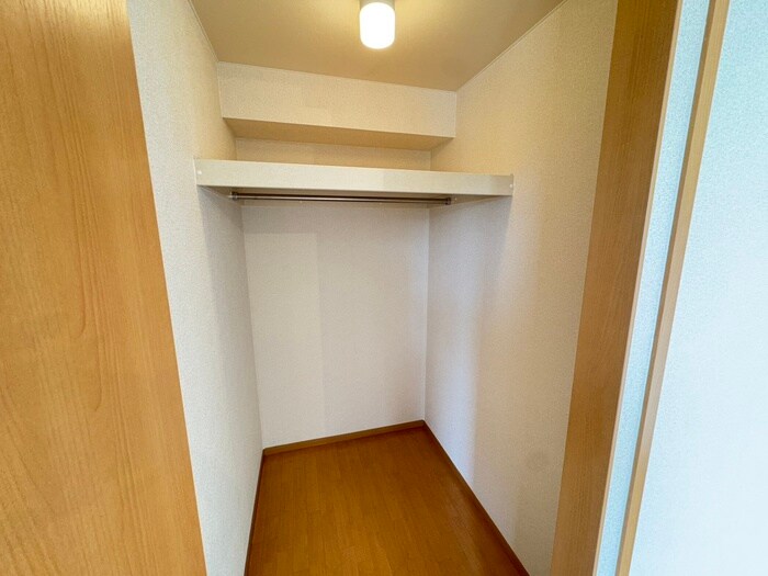 物件内観写真15　(収納)