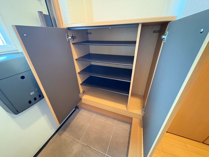 物件内観写真18　(靴箱)