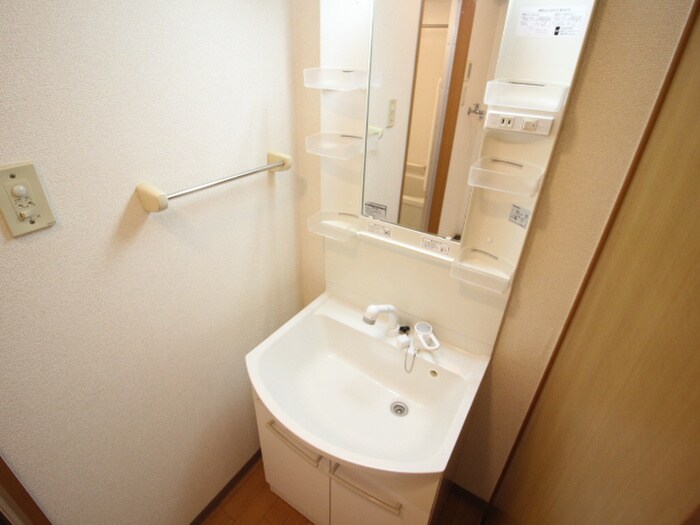 物件内観写真9　(洗面)