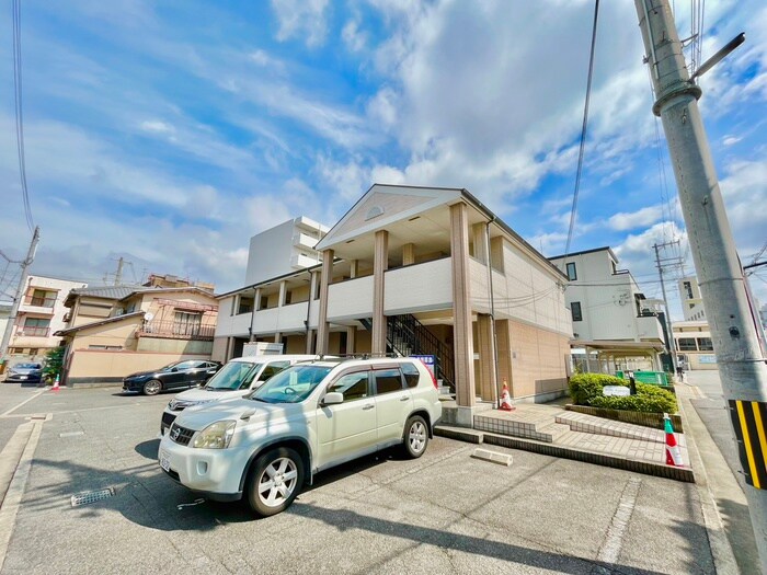 物件外観写真4　(駐車場)