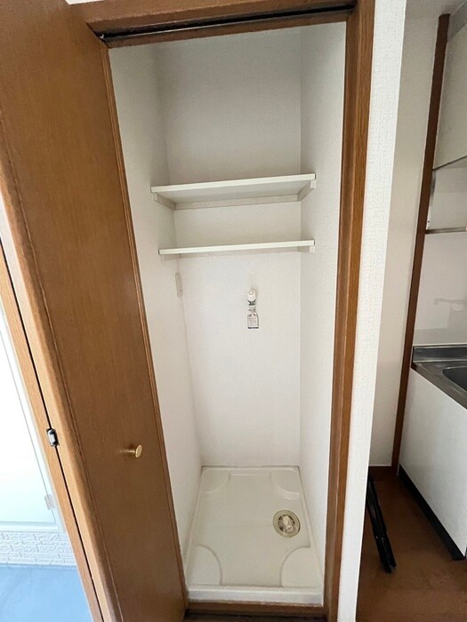 物件内観写真15　(洗濯機置場)