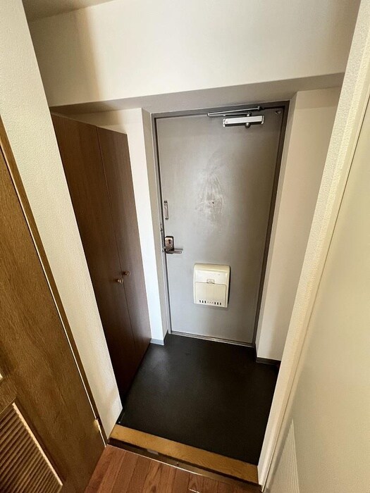 物件内観写真18　(玄関)