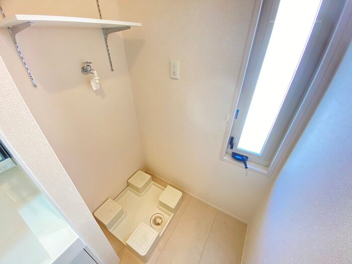 物件内観写真16　(洗濯機置場)