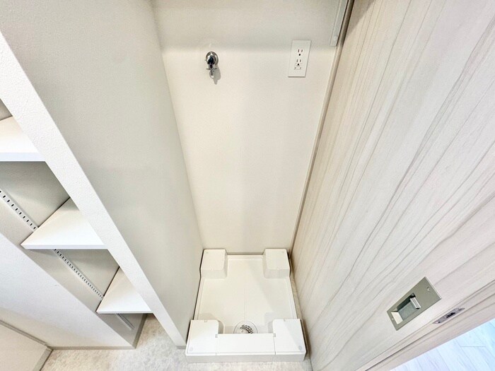 物件内観写真16　(洗濯機置場)