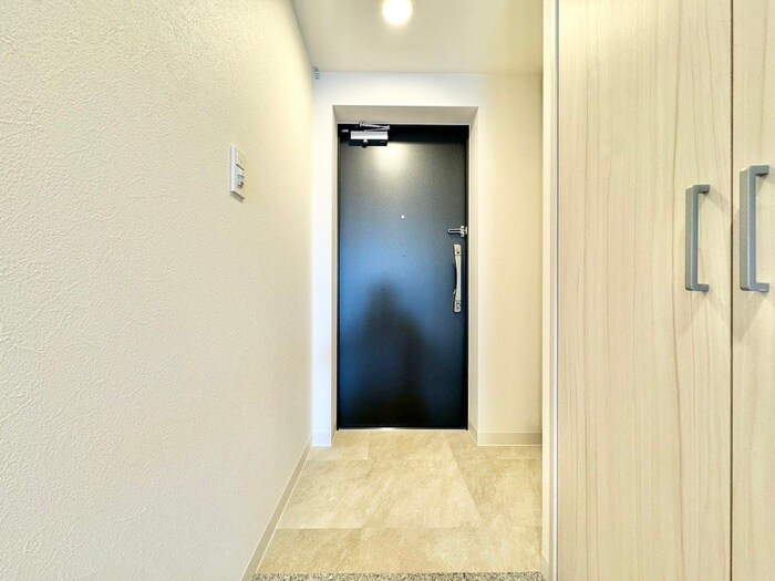 物件内観写真18　(玄関)
