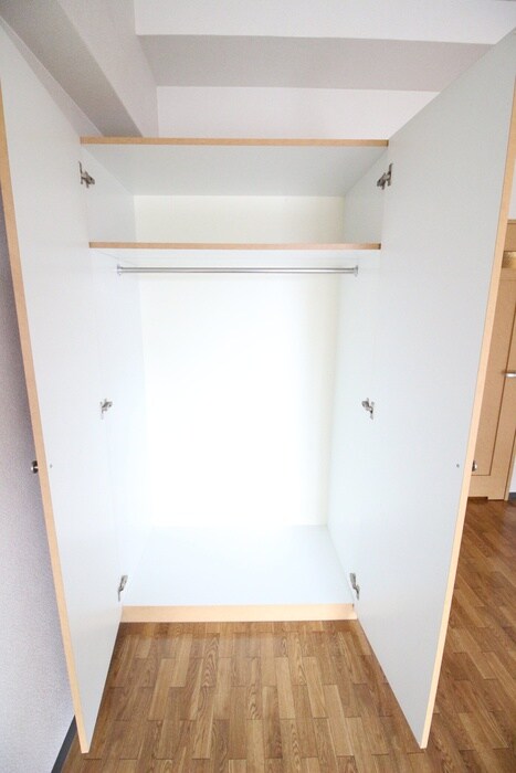 物件内観写真12　(収納)