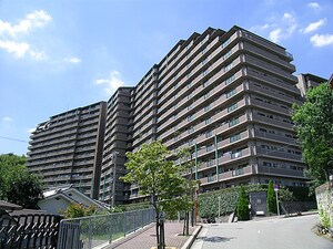ﾚｼﾞｵﾝｽｸｴｱ緑地公園1番館(202)外観写真