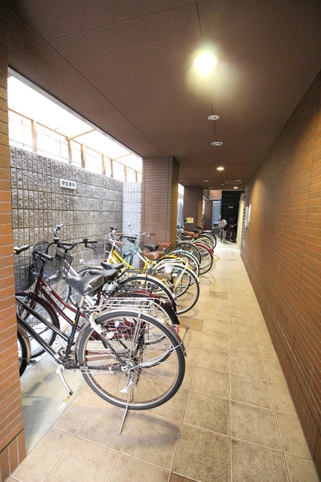 物件外観写真3　(駐輪場)