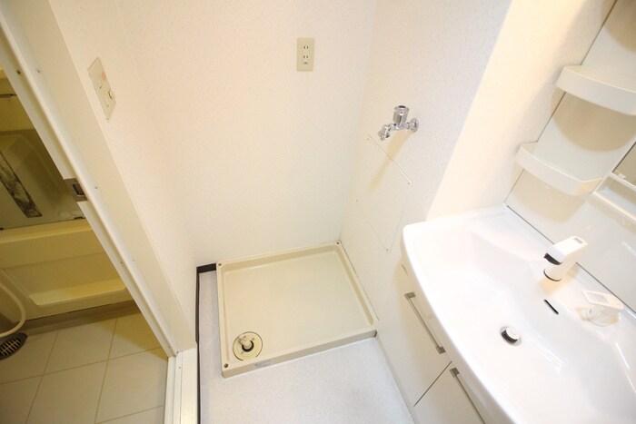 物件内観写真15　(洗濯機置場)