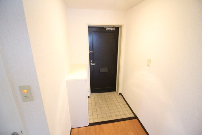 物件内観写真16　(玄関)