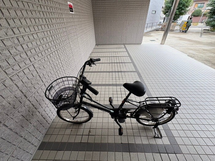 物件外観写真6　(駐輪場)