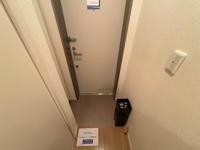 物件内観写真17　(玄関)