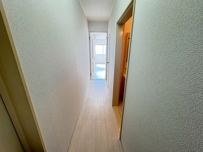 物件内観写真18　(廊下)