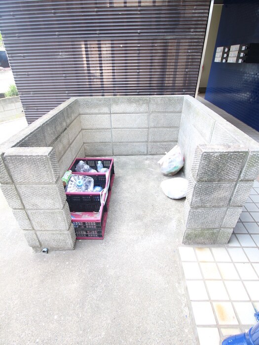 物件外観写真6　(建物設備)